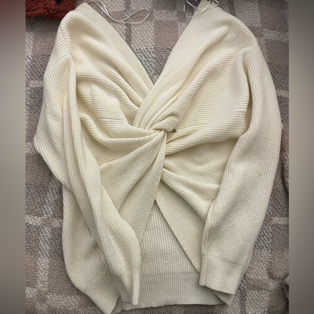 Cream women’s knot back sweater medium